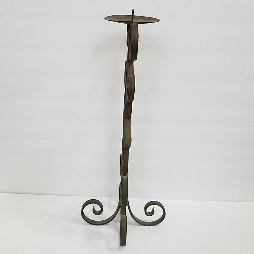 Pillar Candlestick - Picture 2 of 5